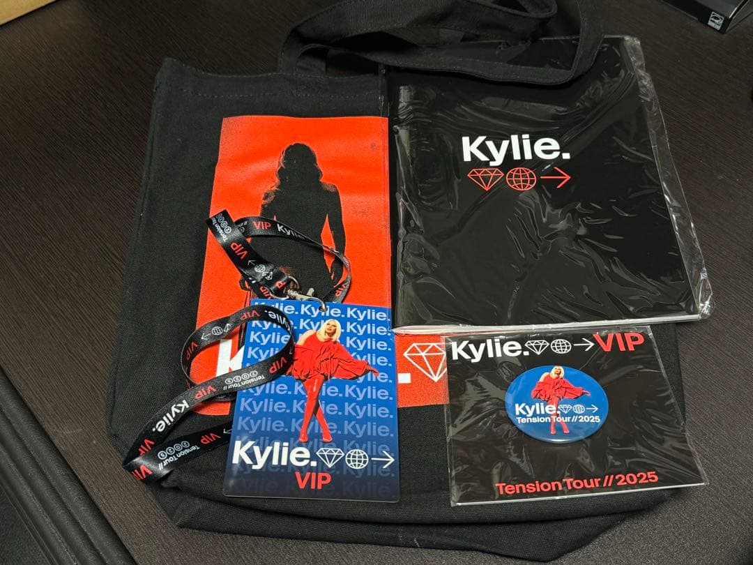 カイリー•ミノーグ 2025 VIPグッズ　Kylie Minogue