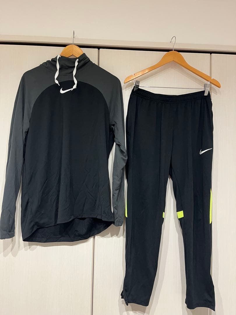 Nike dry fitジャージ上下セット フード付き