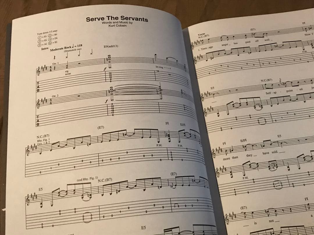 NIRVANA ギタースコア 5冊　カートコバーン ニルヴァーナ 楽譜 TAB