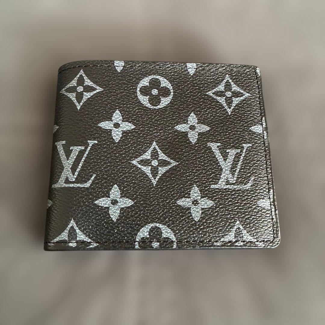 Louis Vuitton 二つ折り財布 グレー モノグラム
