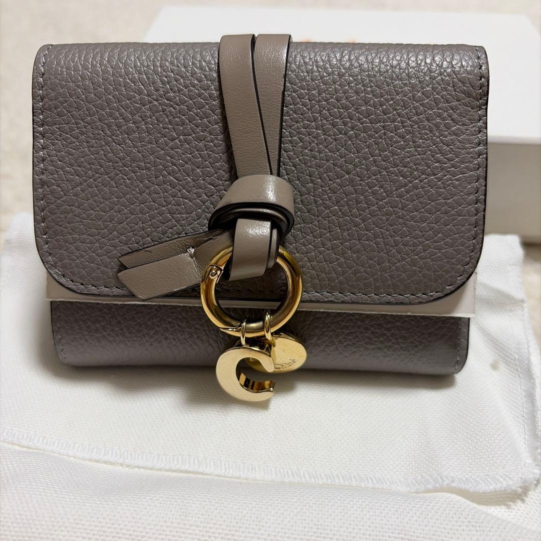 Chloé アルファベットミニ3つ折り財布