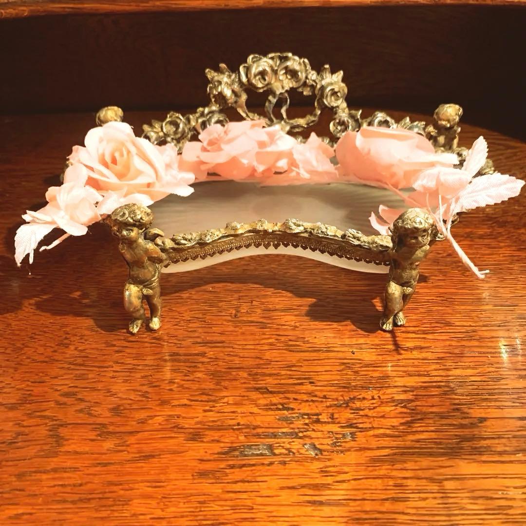 オルモル装飾　四足天使のアンティーク小物入れ