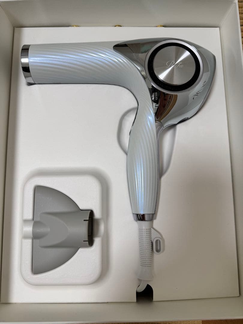ReFa BEAUTECH DRYER PRO（リファ ドライヤー）ホワイト