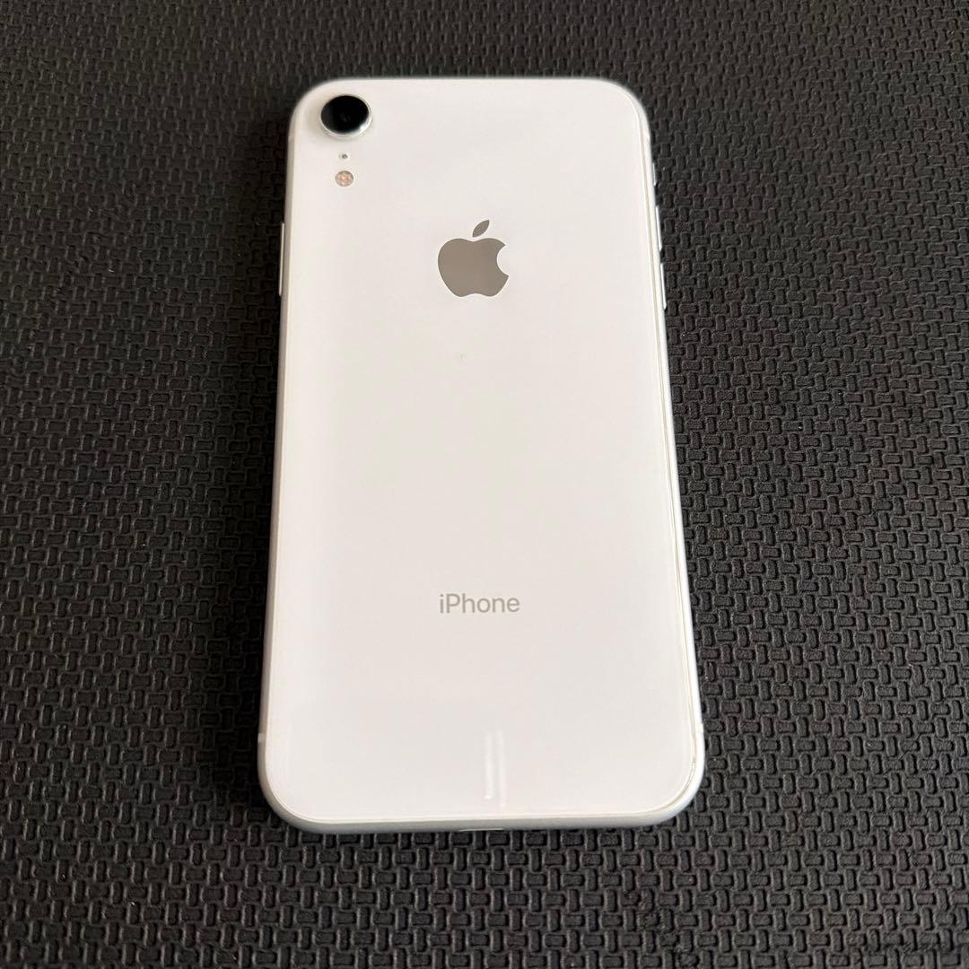 Apple iPhone XR ホワイト 本体　64GB SIMフリー　85%