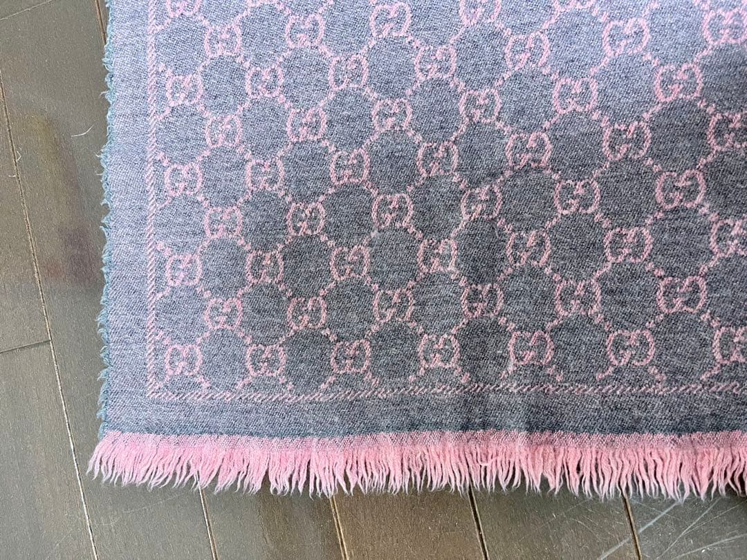 GUCCI ピンクxグレー　マフラー　ストール