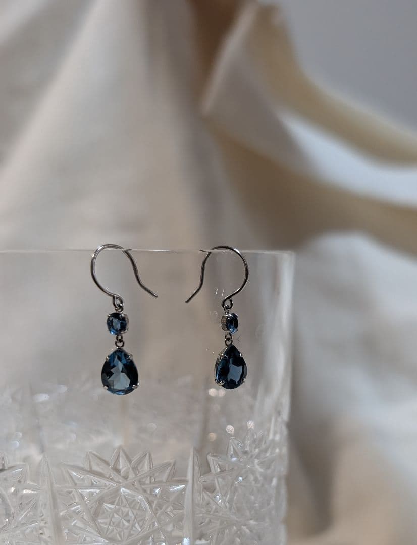 ブルートパーズ　プラチナ　天然石　ピアス