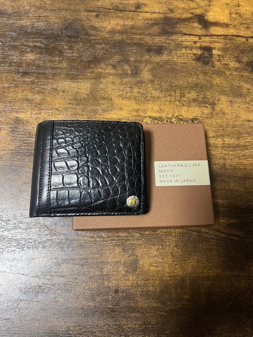 【ktjt】MOTO ヌメクロコ × ハンドダイ 二つ折り財布