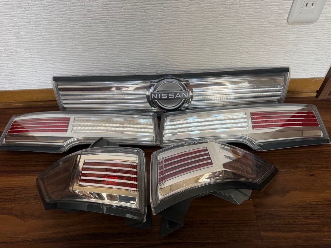 e52テールライト エルグランド 後期　アッパーテール