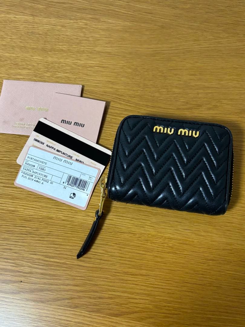 miumiu NAPPA IMPUNTURE ケース 財布 NERO