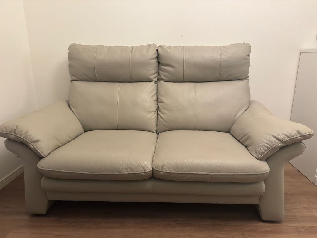 リョウイチ　グレー　レザー 2人掛けハイバックソファ