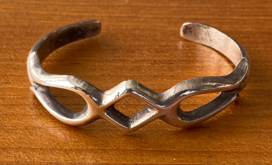 ナバホ族 シルバーバングル チェーン砂型 インディアンジュエリー