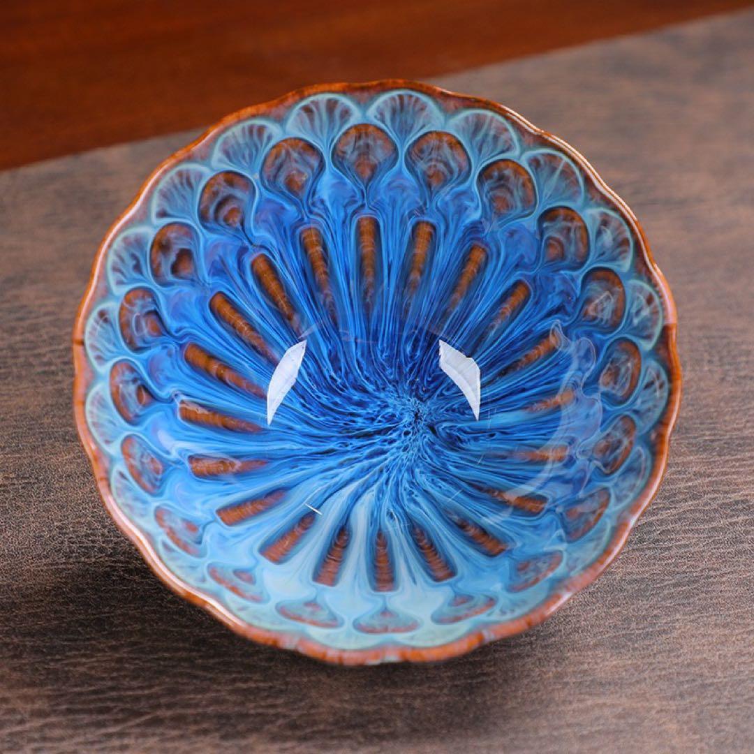 青色と白色のグラデーション皿