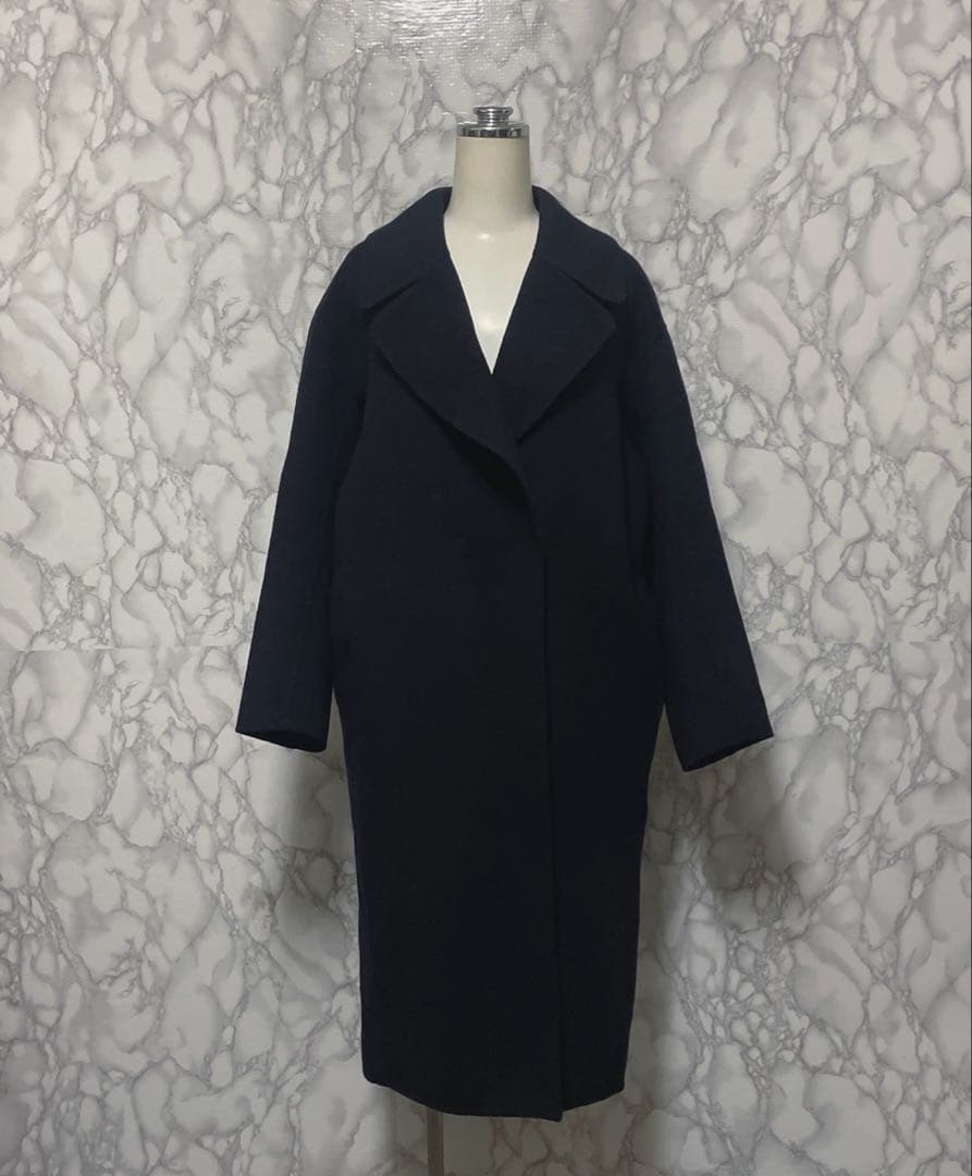 美品　PLATINE デザインロングコート　触り心地滑らか生地　日本製