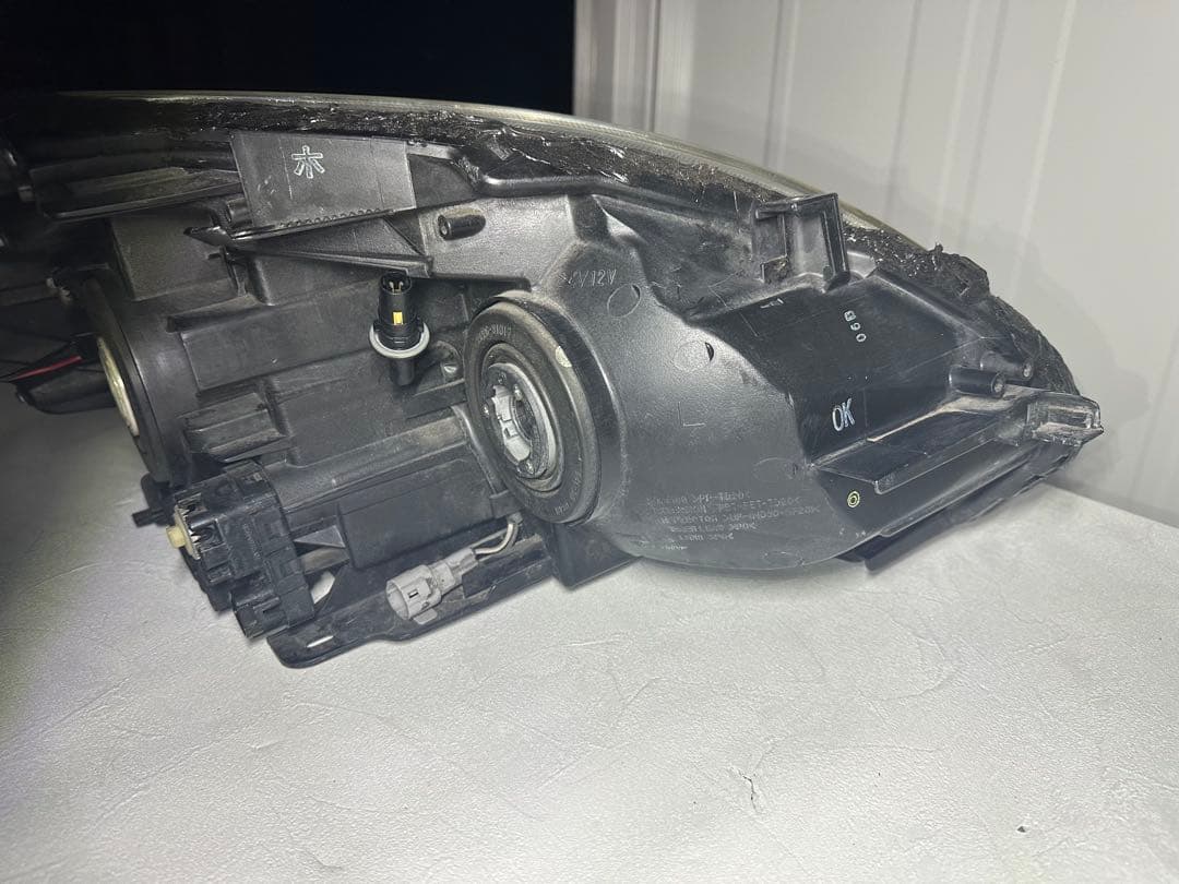 30プリウス US風　ハロゲンヘッドライト