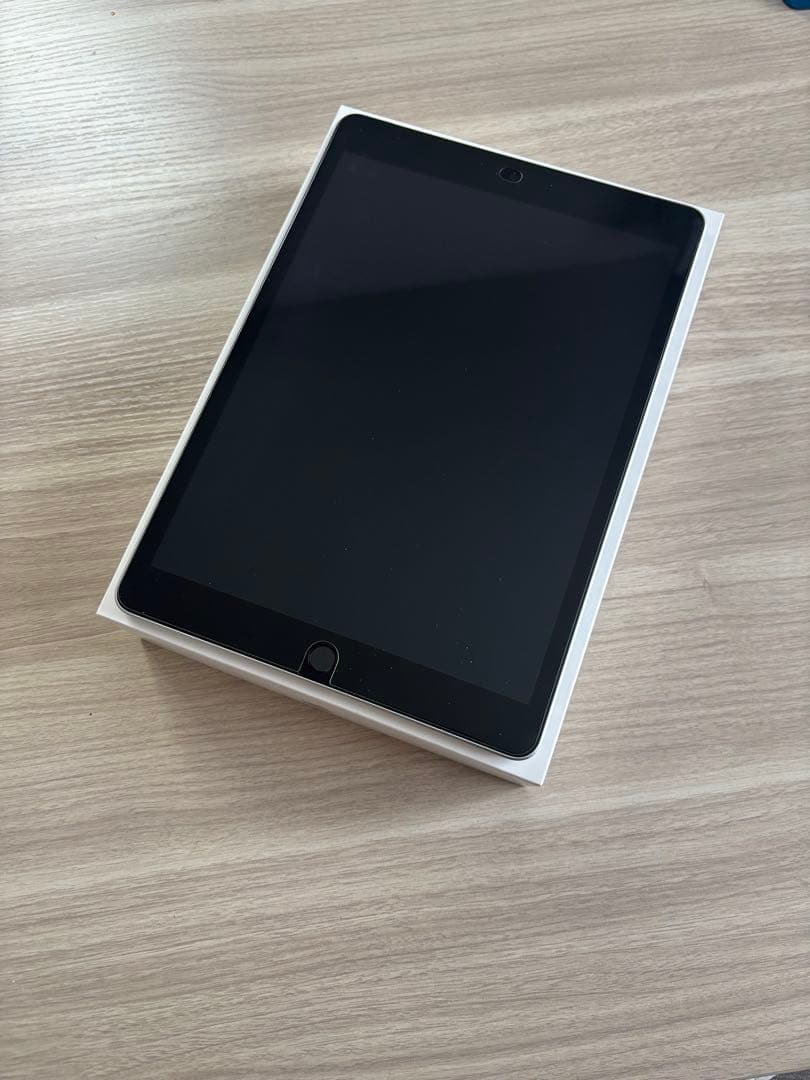 iPad 第9世代 64GB SIMフリー　ほぼ未使用に近い　3点セット