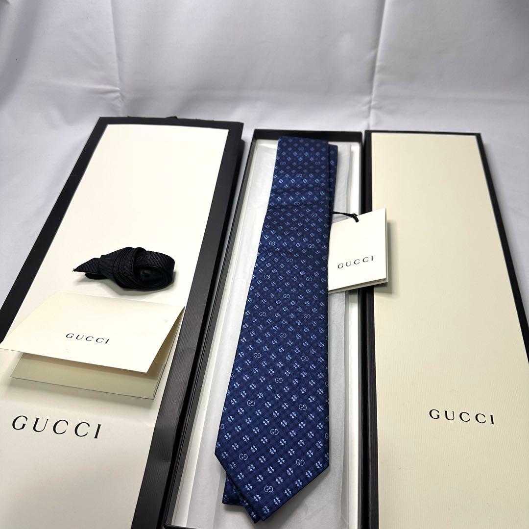 新品タグ付☆箱付☆グッチ☆ネクタイ☆ブルー☆ネイビー☆GG柄☆クローバー☆635