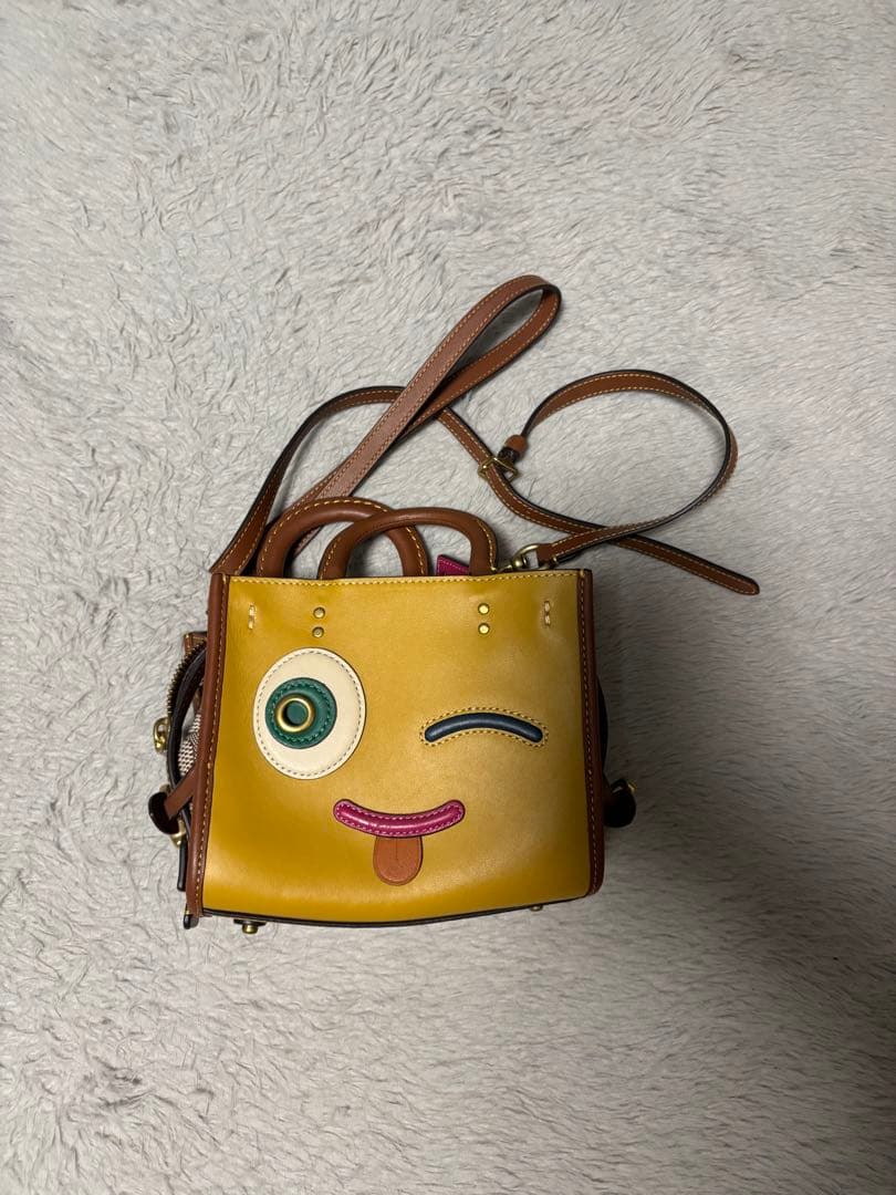 COACH イエローフェイスショルダーバッグ