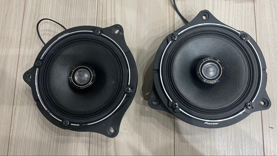 白*い様 Pioneer carrozzeria TS-C1730 スピーカー