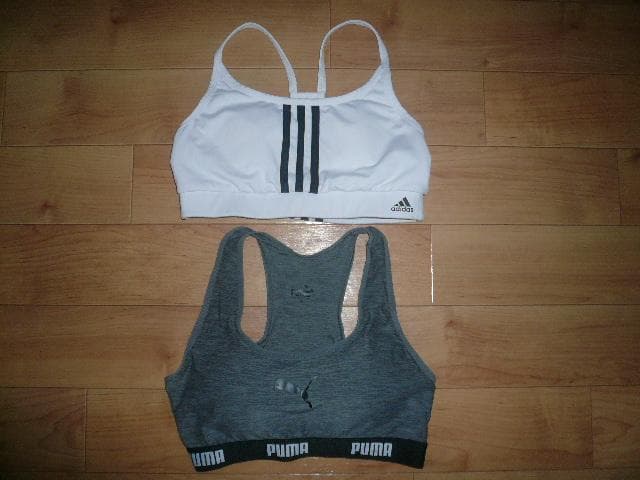 珍しいカラーデザインのアディダス ブラ＆グレー プーマブラ エクササイズ ヨガ