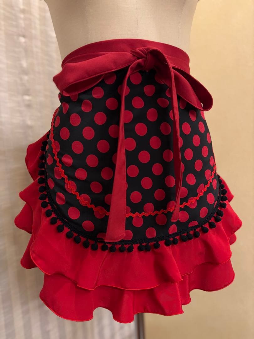 エプロン　ショート　黒赤水玉　赤フリル　フラメンコ　衣装