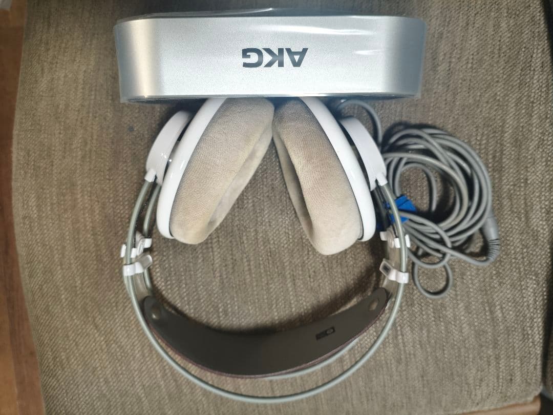 ヘッドホン AKG K701