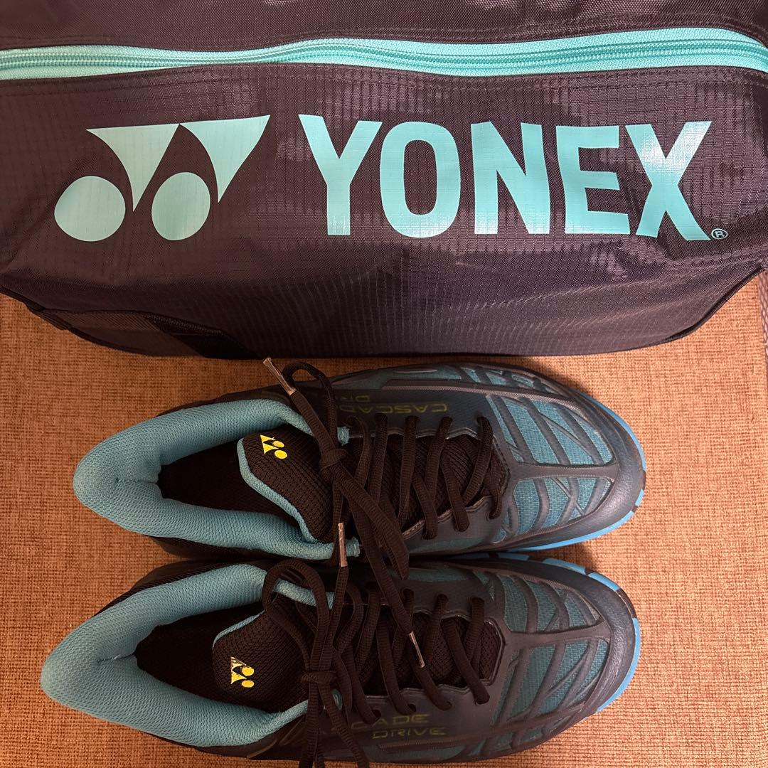 YONEX バドミントンシューズ （ケース付き ）
