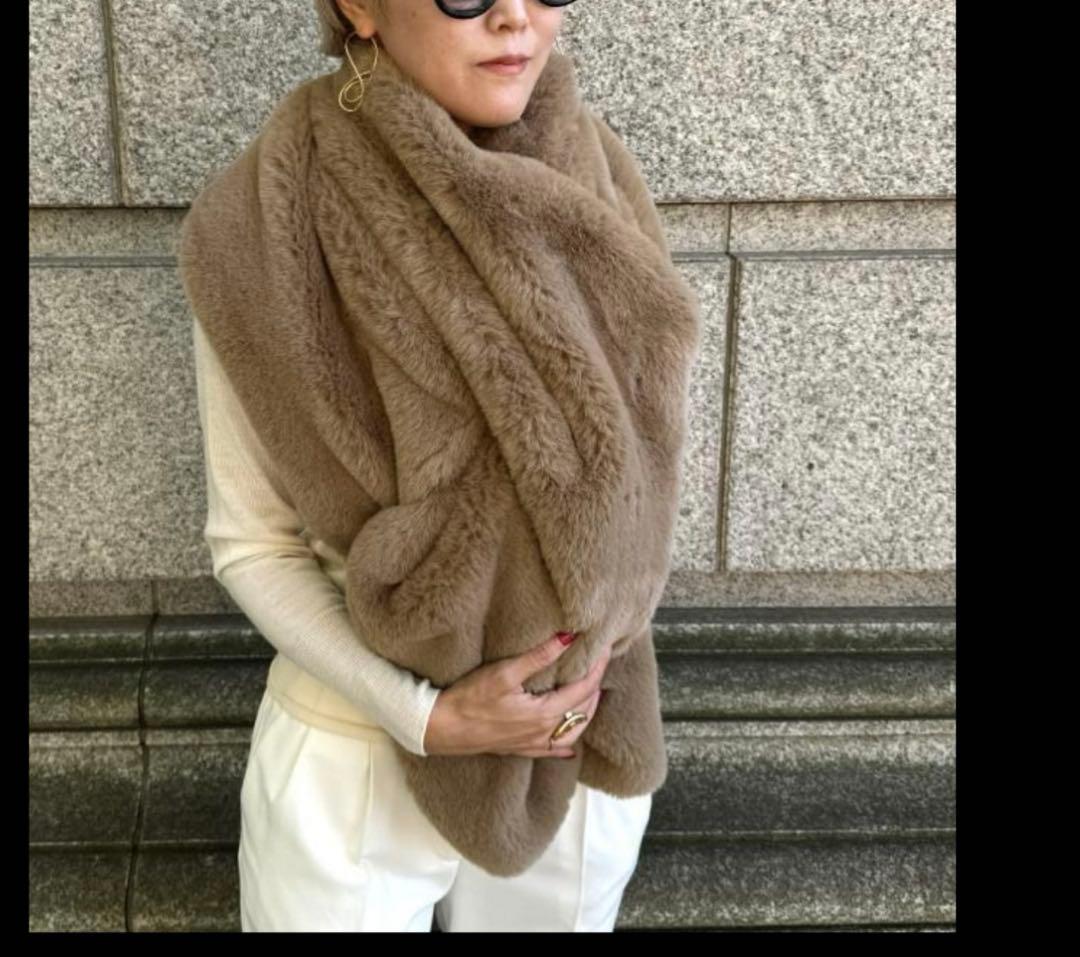 専用！今期分！新品未使用 タグ付き⭐︎JENNE リッチボリュームファーケープ