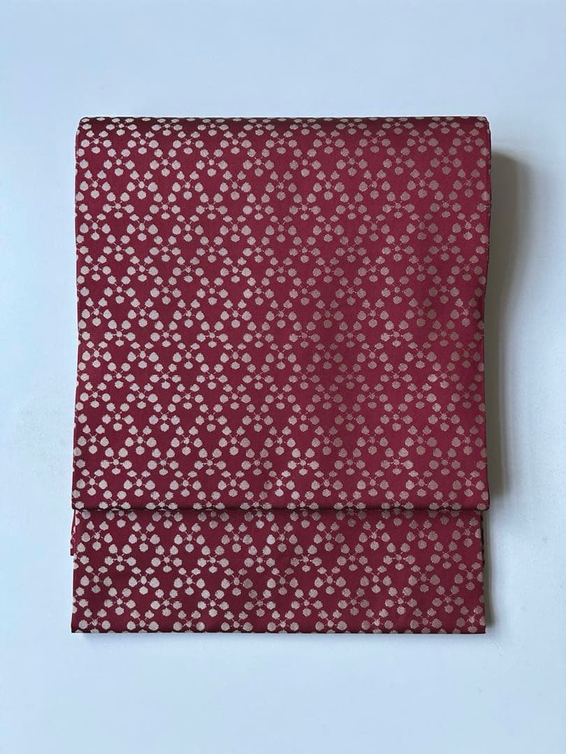 ☆龍村美術織物☆九寸開き名古屋帯 利休緞子 比翼仕立て 艶やかな臙脂色 利休梅