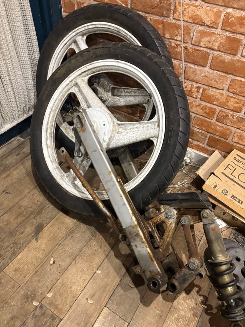 2*o様 ns50f前後ホイールセットスイングアーム付き