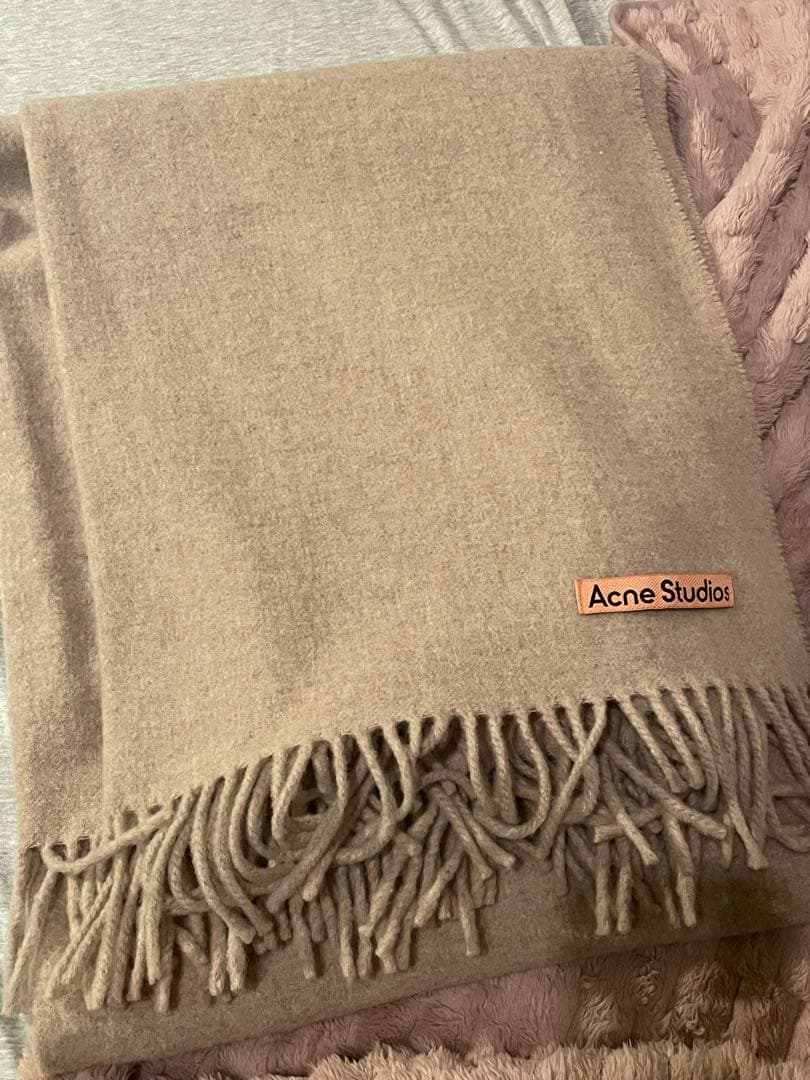 （まる）Acne Studios 大判マフラー beige