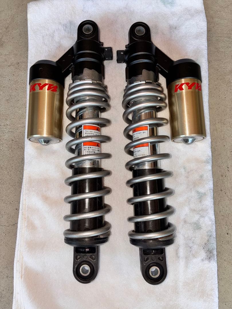 ZRX1200 DAEG ダエグKYB サスペンション 2個セット