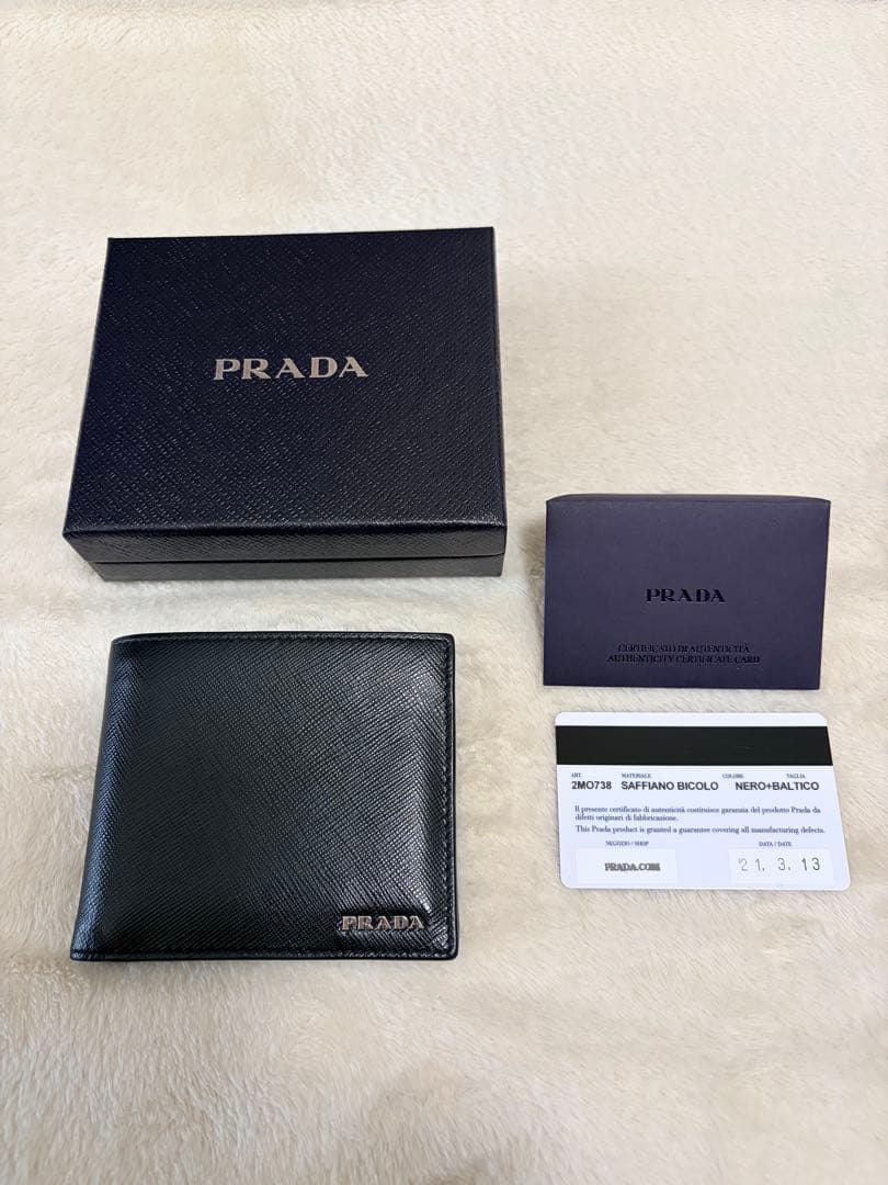 クララ PRADAサフィアーノレザー 二つ折り財布 箱付 証明カード付