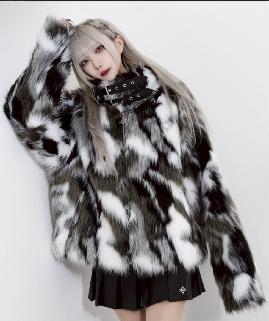 【ゆー】『REFLEM/レフレム』ベルト付きクロップファージャケット