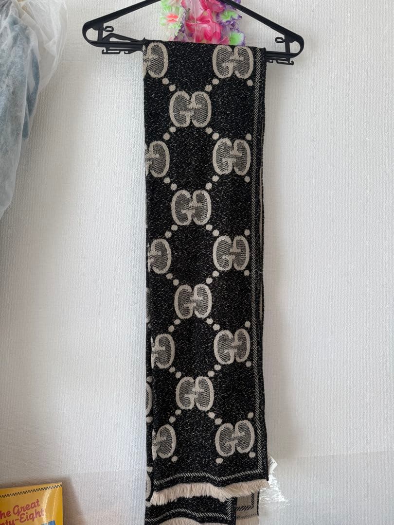 GUCCI GGロゴ マフラー 黒/ベージュ
