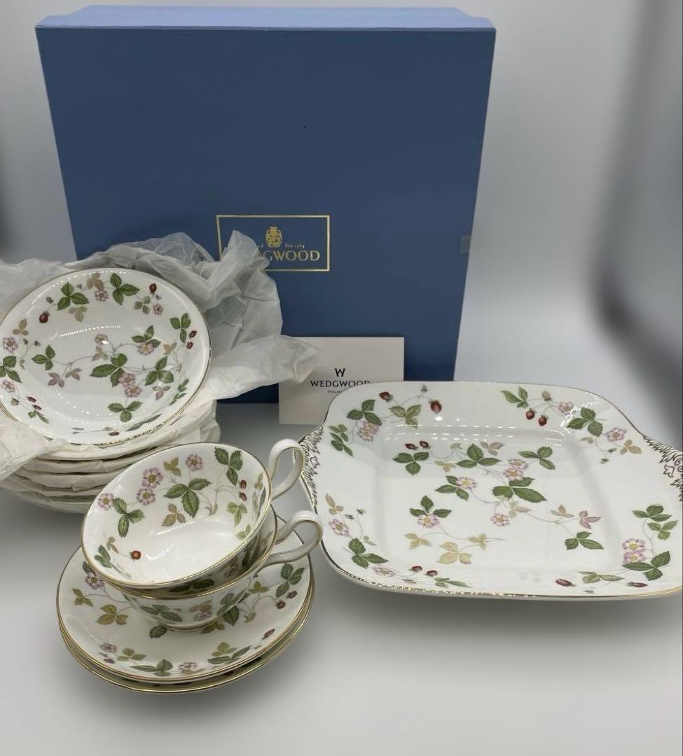 ウェッジウッド　ワイルドストロベリー　カップ&ソーサー2　プレート1　ボウル6