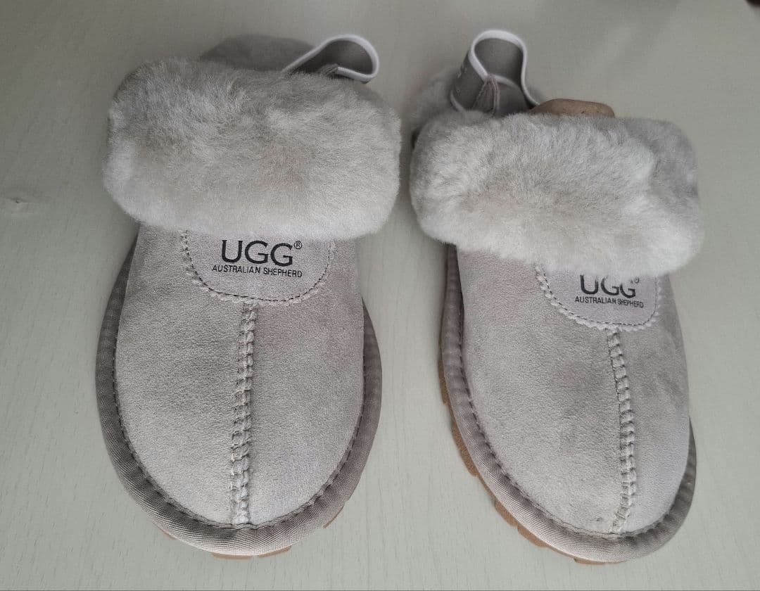 UGG AUSTRALIAN SHEPHERD ファーサンダル