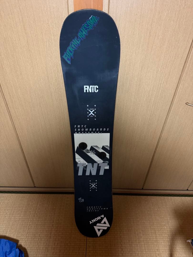 FNTC TNT スノーボード