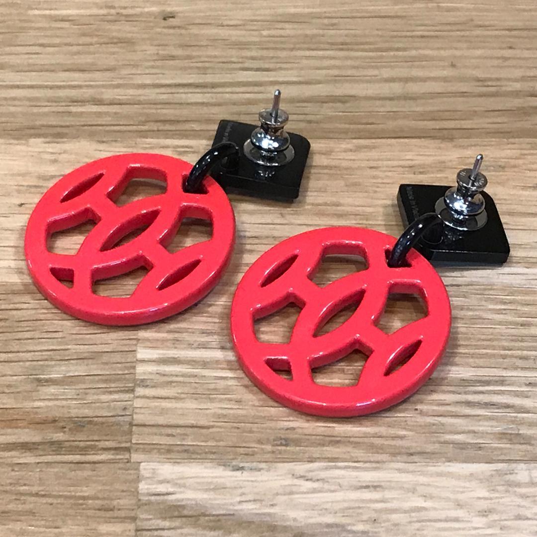 超美品 エルメス アヴァ ピアス バッファローホーン コーラルレッド 朱色