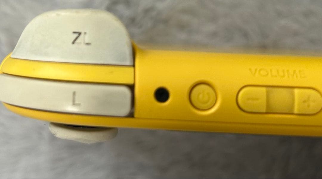 ニンテンドー　スイッチライト　Nintendo Switch lite イエロー