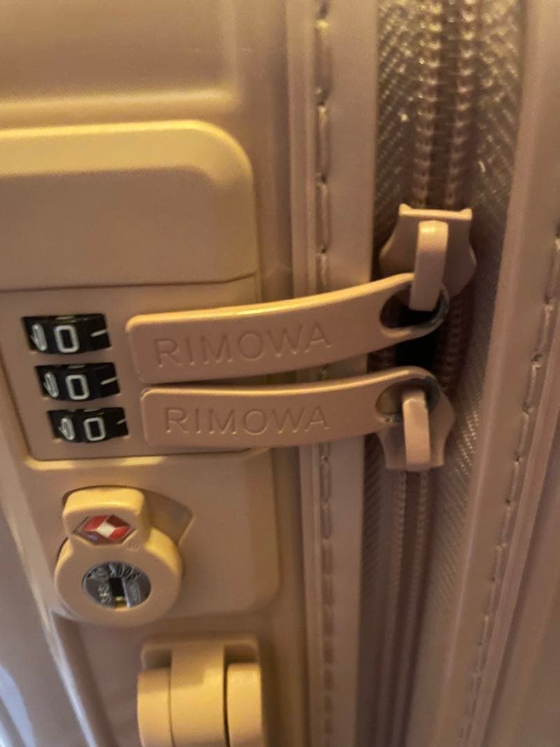 【リモワ】【RIMOWA】リモワ4輪スーツケースエッセンシャル