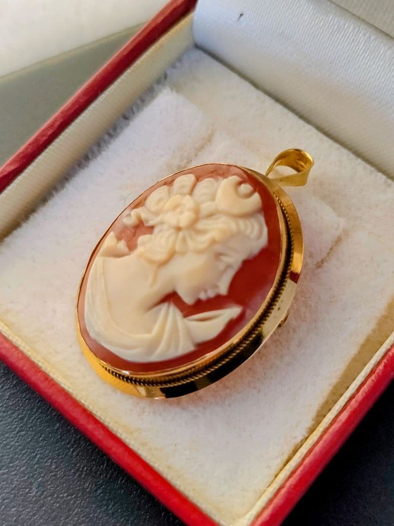 イタリア　ナポリ　18K　シェルカメオ ペンダントトップ/ブローチ